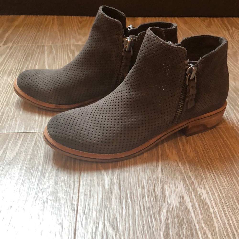 Dolce Vita Booties suede leather sole  7.5 gray